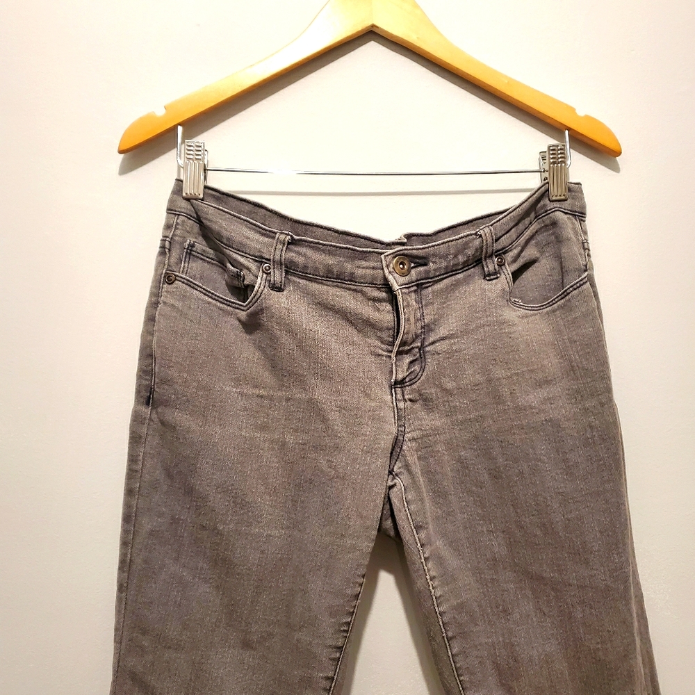 G21 Grey Skinny Jeans (Size 9)